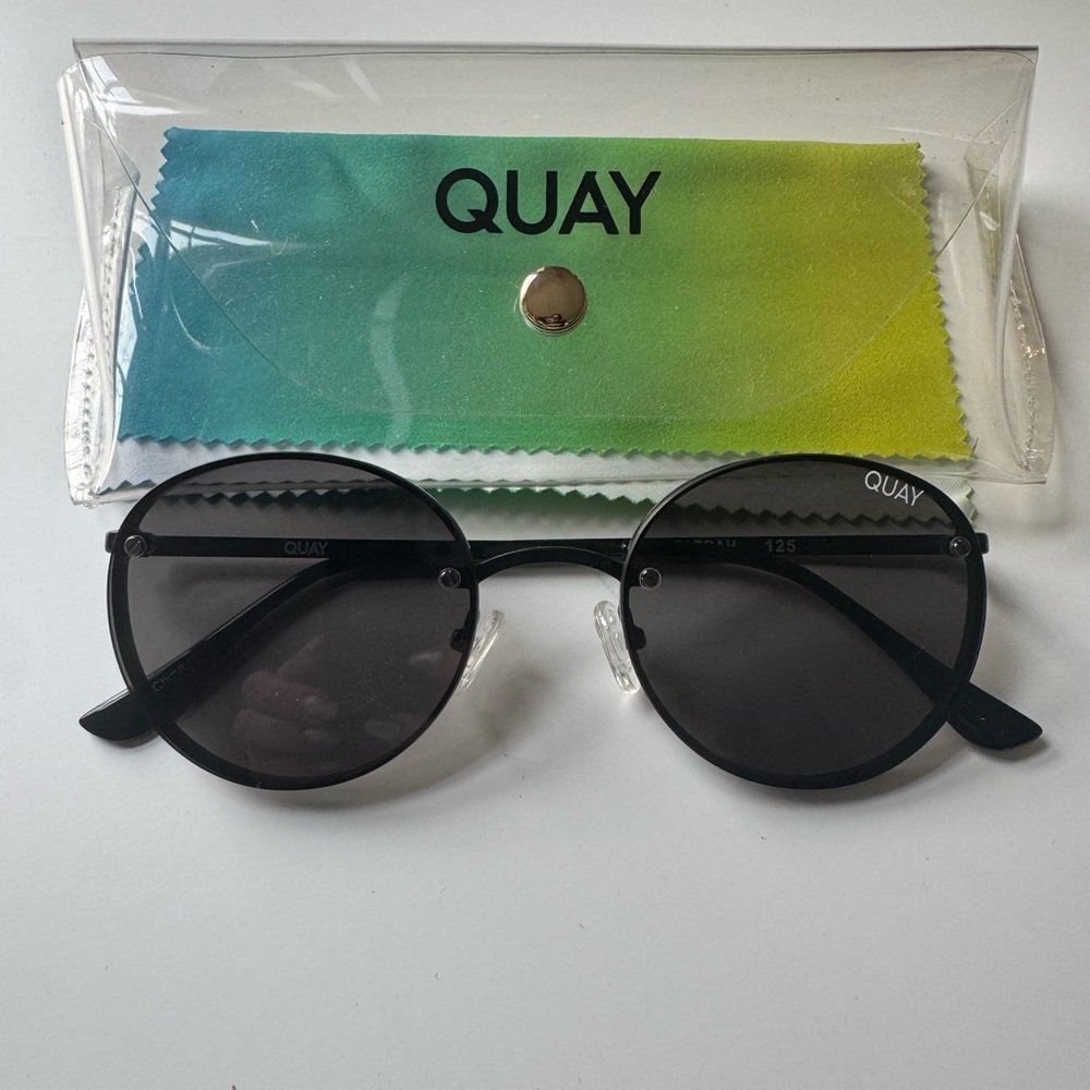 Quay Australia Black Sunglasses with Gradient Case